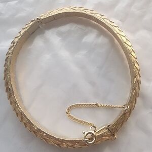 Trifari Gold-tone bracelet, 6‎ 3/4", 17.2 cm